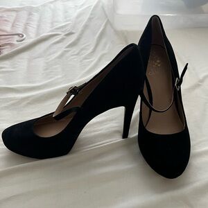 Black Vince Camuto high heels. 8.5